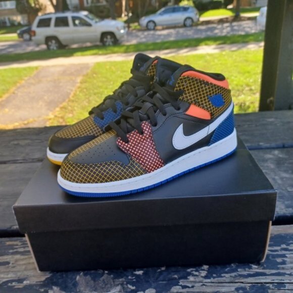 Nike Air Jordan 1 Mid MMD Multi-Color Grid Sneakers - Size 6 Youth Shoes - Picture 3 of 9
